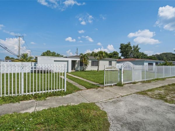 1875 NW 134th St , Miami, FL 33167