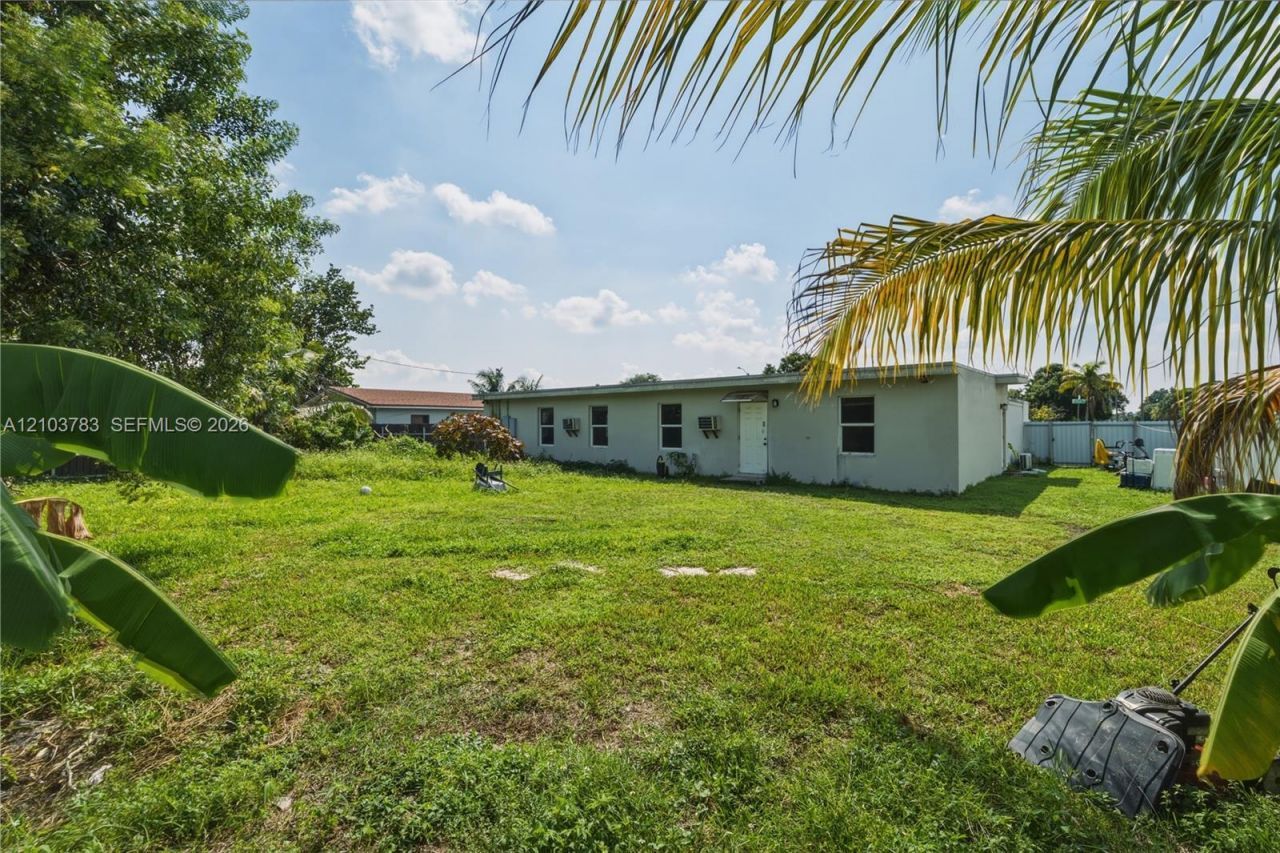 1875 NW 134th St , Miami, FL 33167 Photo