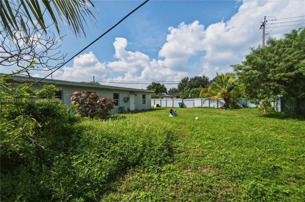 1875 NW 134th St , Miami, FL 33167 Photo