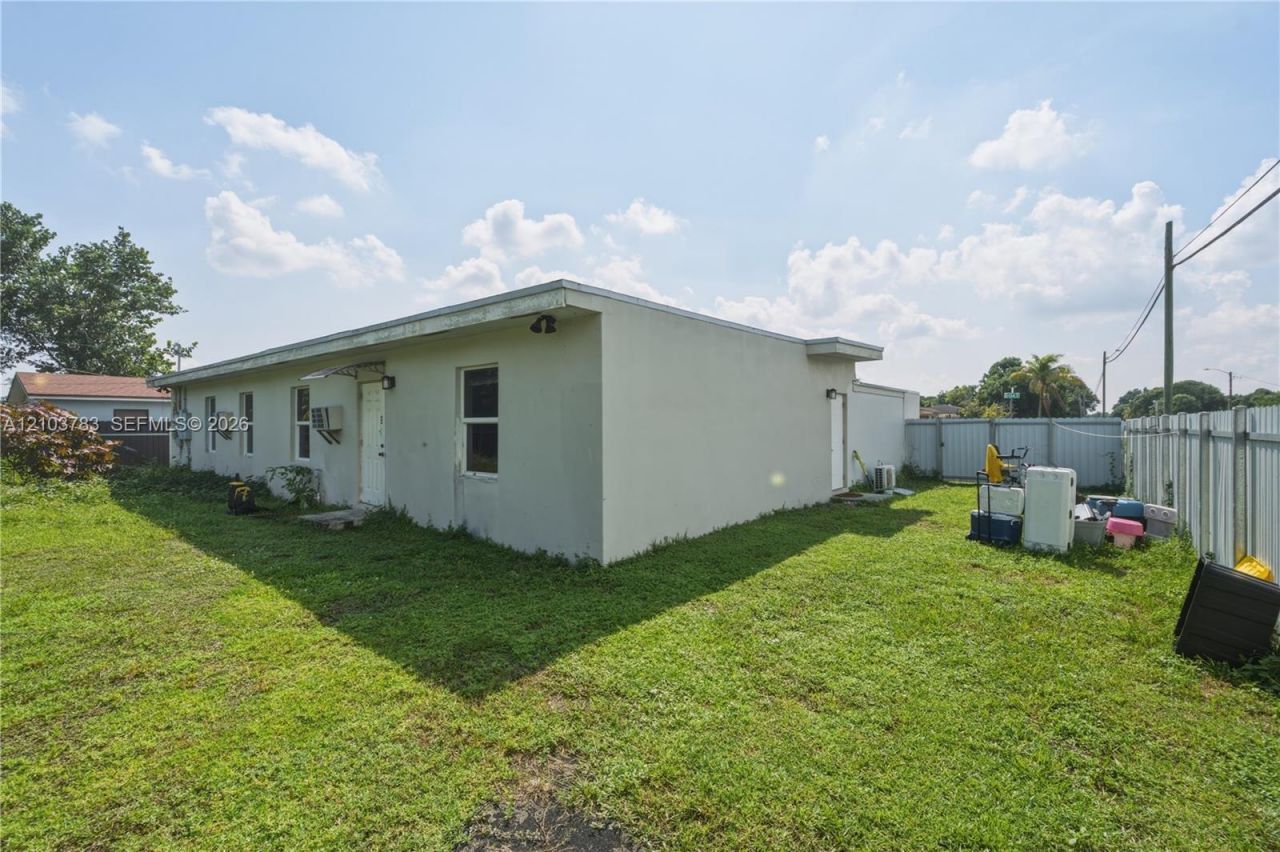 1875 NW 134th St , Miami, FL 33167 Photo