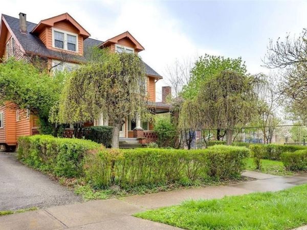 2580 Colchester Road , Cleveland Heights, OH 44106