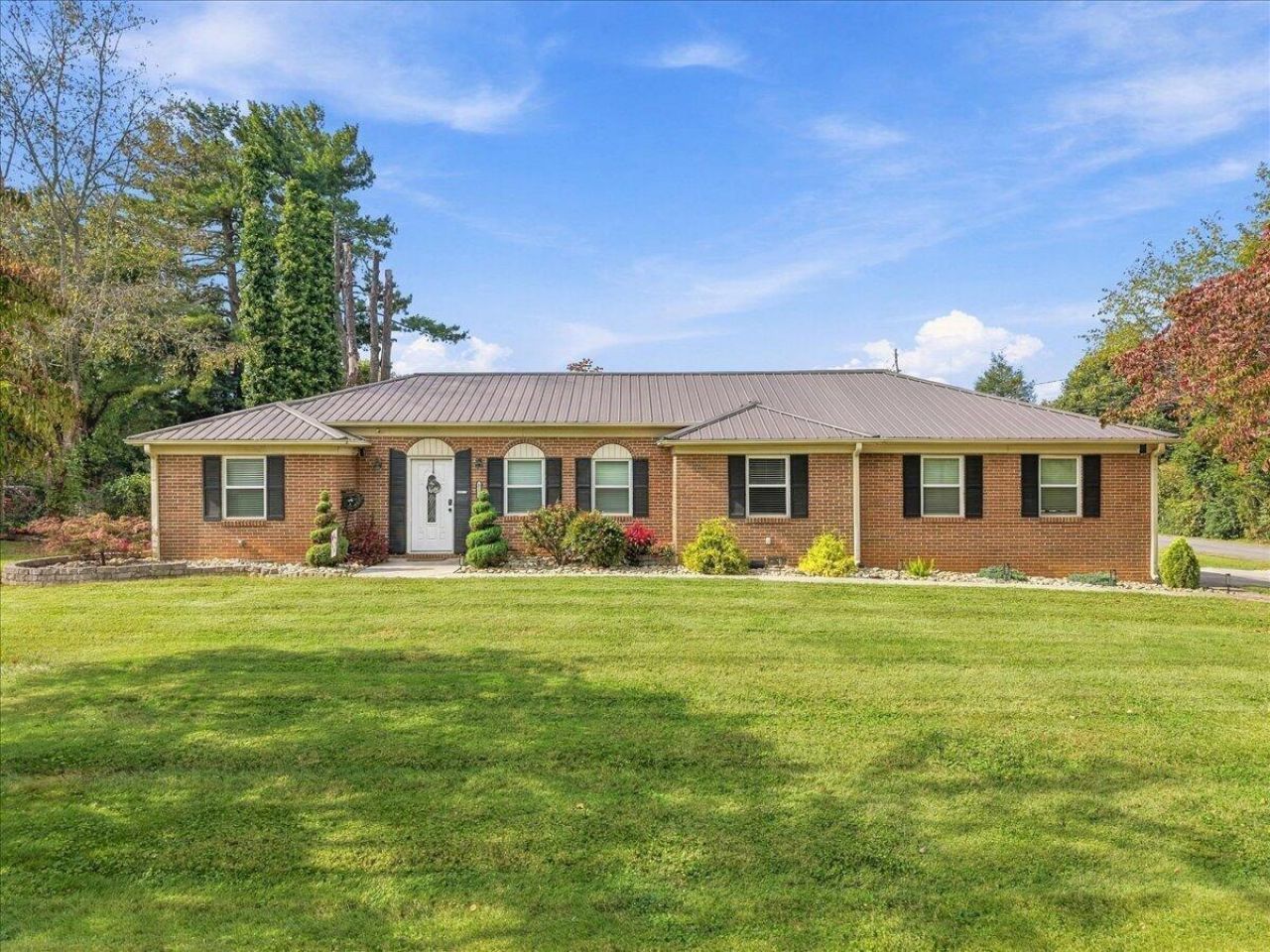 4154 Julian Avenue Morristown, TN 37814