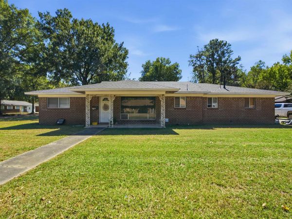 129 E Cloverdale Dr , Brinkley, AR 72021