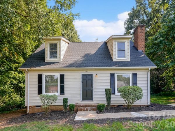 112 Pineview Court , Statesville, NC 28379