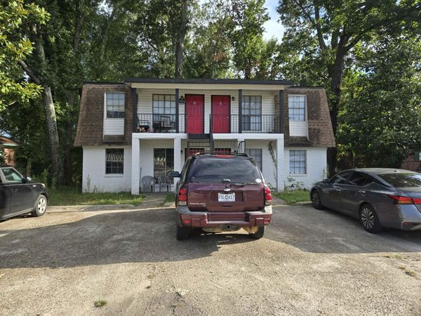 105 Jackson Ave., Petal, MS 39465