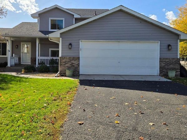 8919 Victoria Gardens , Brooklyn Park, MN 55443