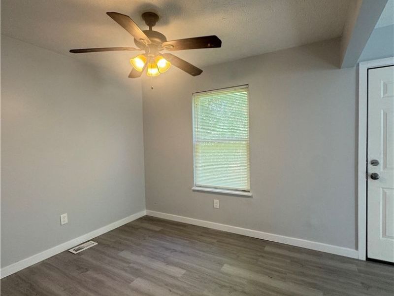 623 E 117th Street, Cleveland, OH 44108 Photo 6
