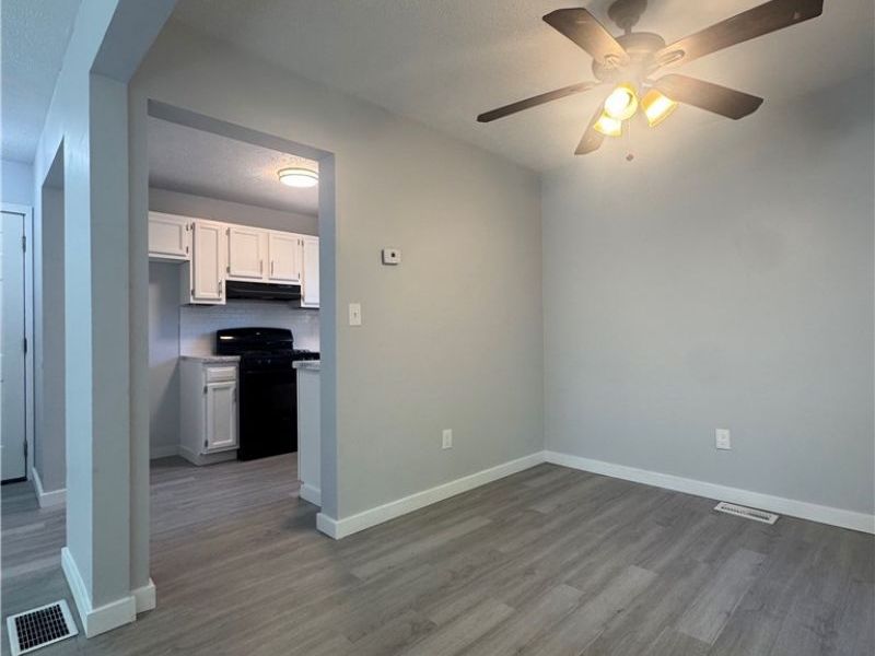 623 E 117th Street, Cleveland, OH 44108 Photo 7