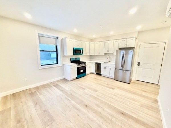 220 Winthrop, Unit 302, Winthrop, MA 02152