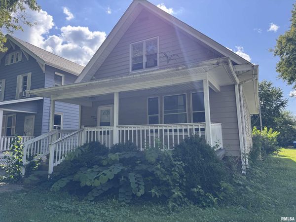 1821 S SPRING Street, Springfield, IL 62704
