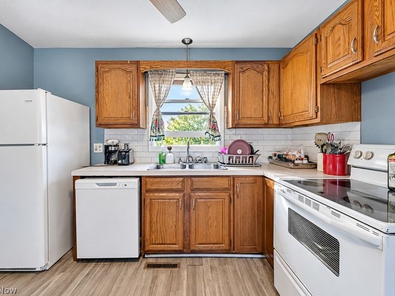 15620 Mason Road, Vermilion, OH 44089 Photo 3