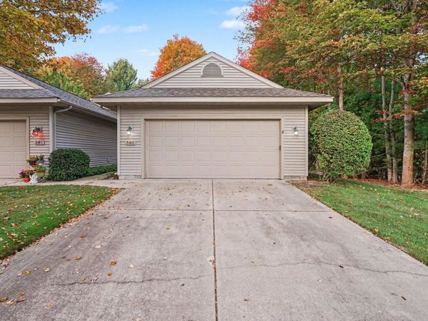 565 Tournament Circle, Norton Shores, MI 49444