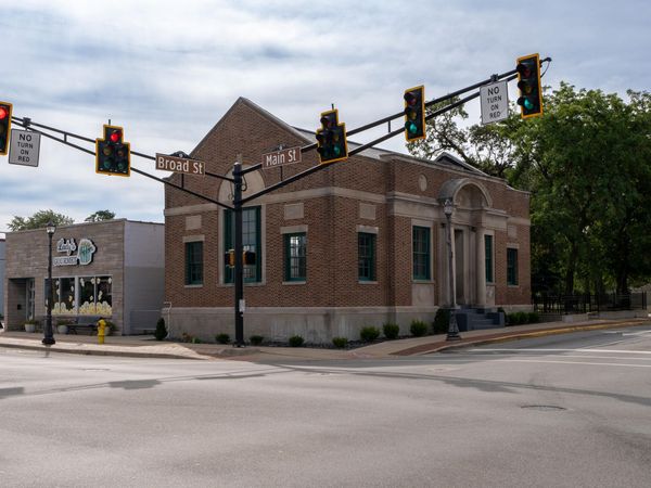 101 E Main Street, Griffith, IN 46319