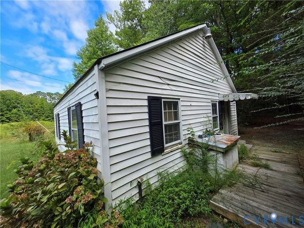 485 Around the Fence , Cobbs Creek, VA 23109