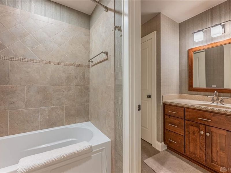 4548 Royal Ridge Way, Kettering, OH 45429 Photo 51