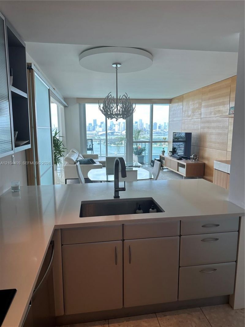 540 West Ave, Unit 1811, Miami Beach, FL 33139 Photo