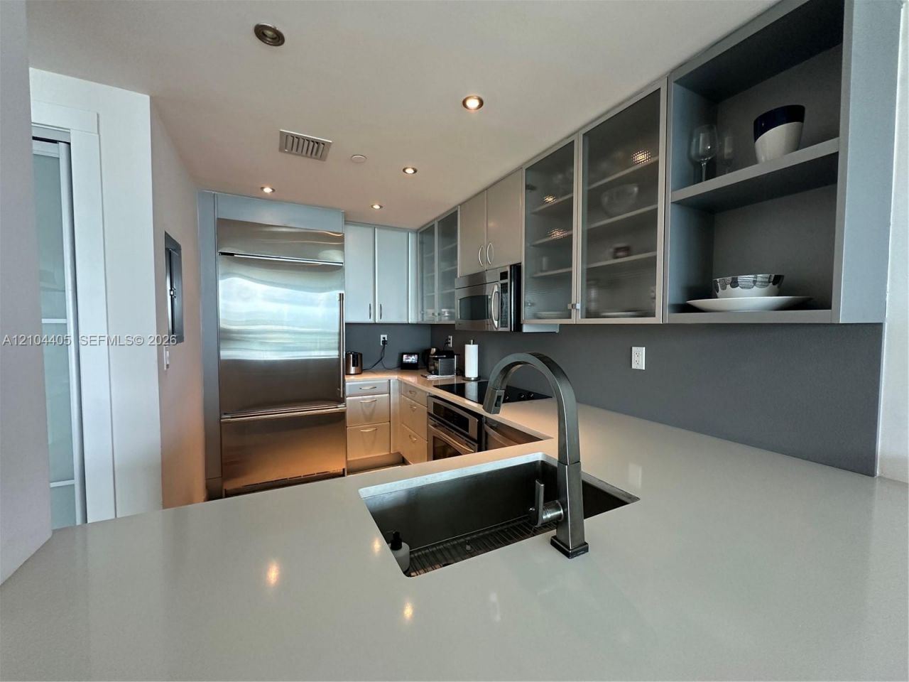 540 West Ave, Unit 1811, Miami Beach, FL 33139 Photo