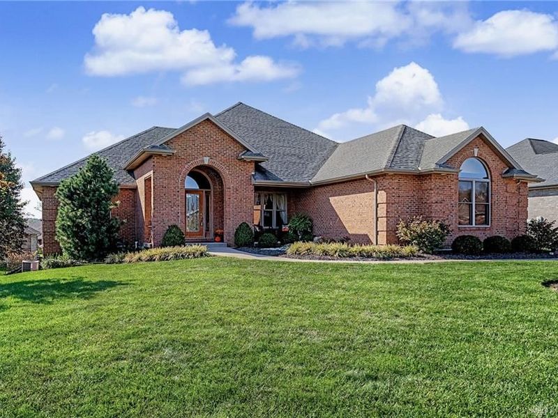 381 Sunset Drive, Carlisle, OH 45005 Photo 2