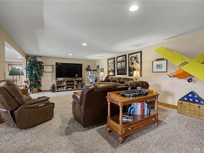 381 Sunset Drive, Carlisle, OH 45005 Photo 48