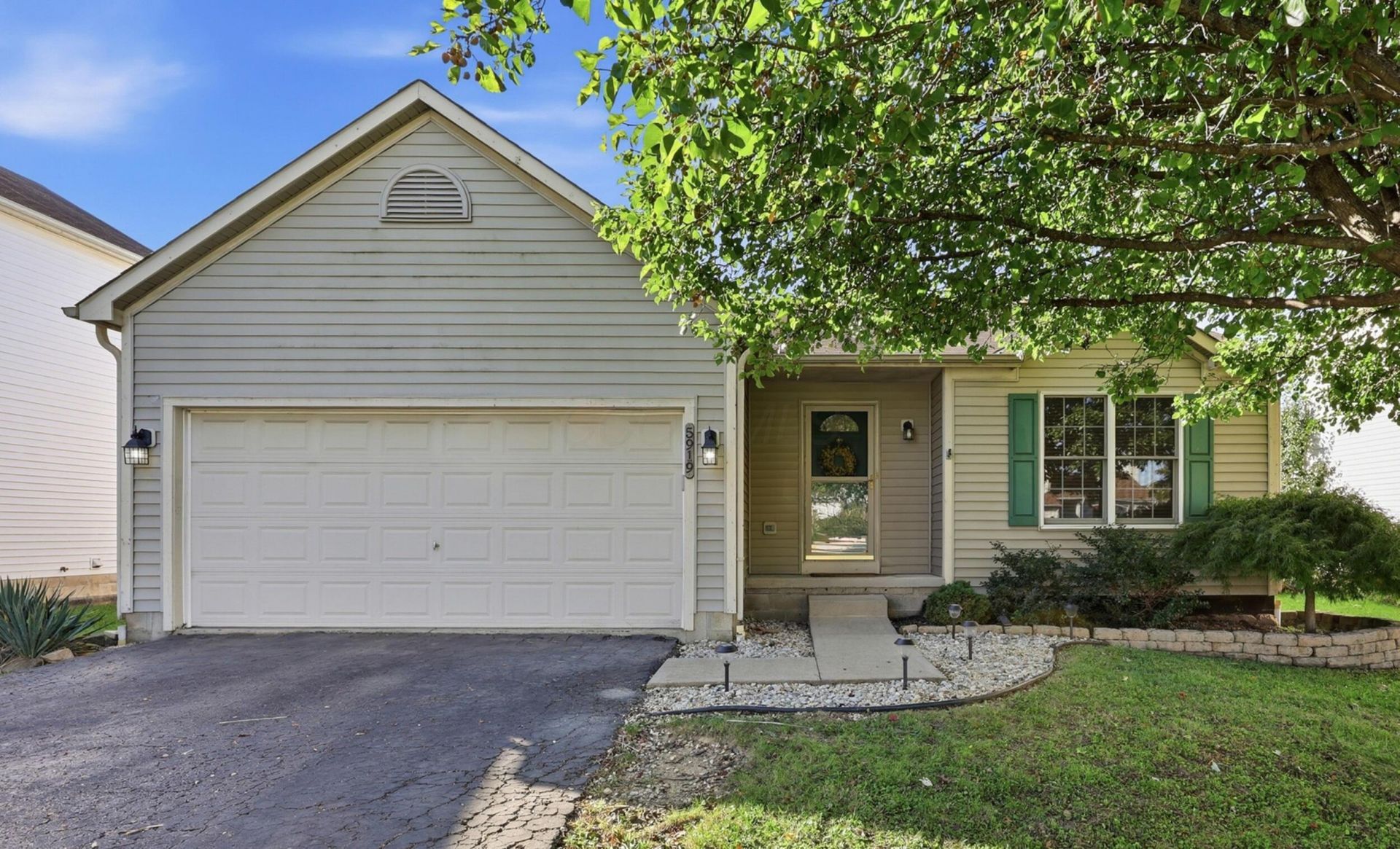 5919 Westbend Drive, Galloway, OH 43119 Main Photo