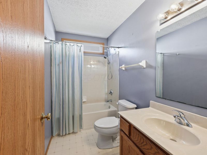 5919 Westbend Drive, Galloway, OH 43119 Photo 16