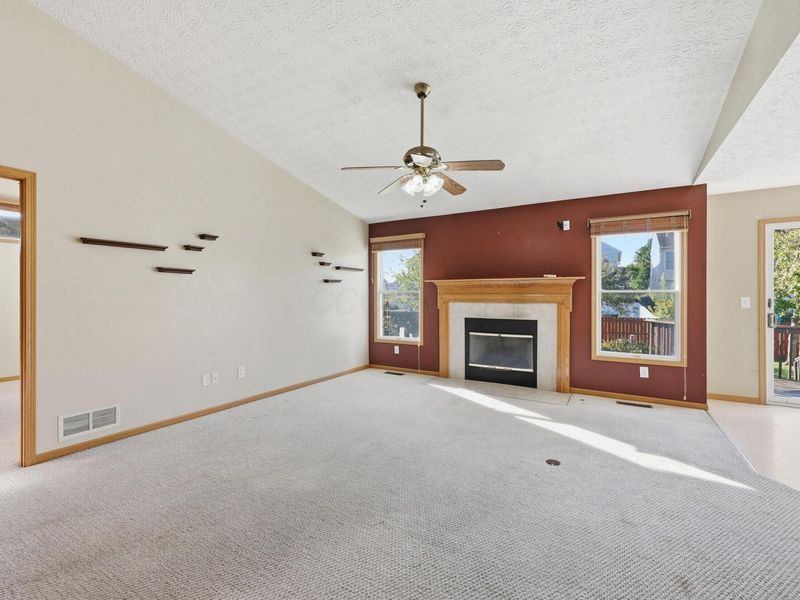 5919 Westbend Drive, Galloway, OH 43119 Photo 8