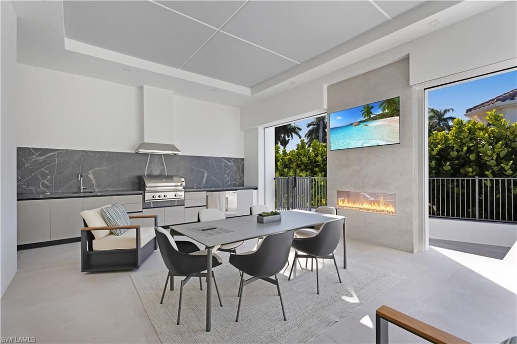 2485 Crayton Rd , Naples, FL 34103 Photo