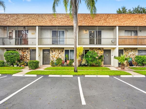 5207 SW 40th Ave, Unit 52, Dania Beach, FL 33314