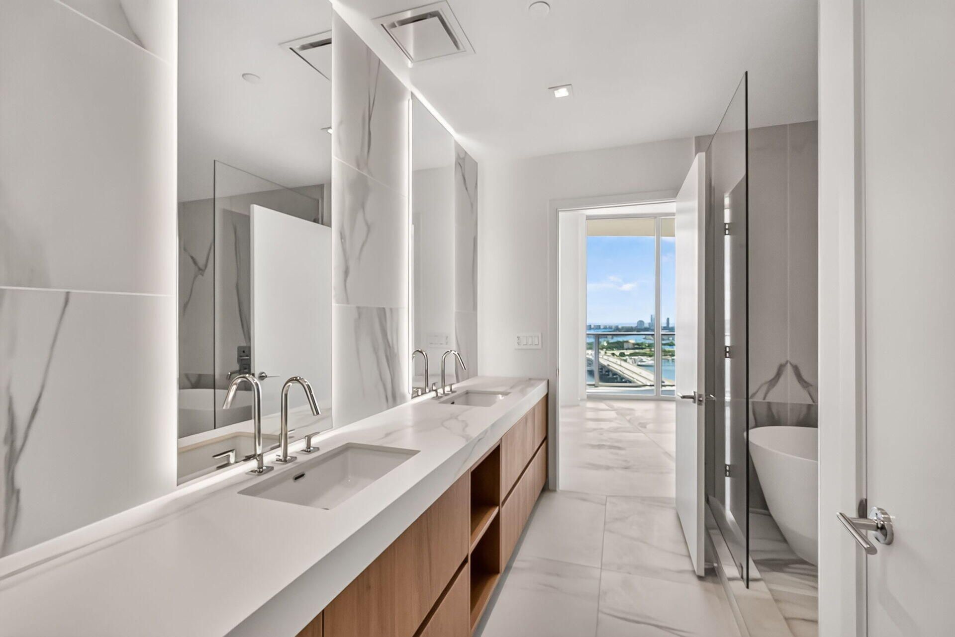 1400 Biscayne Blvd , Unit 2906, Miami, FL 33132 Photo