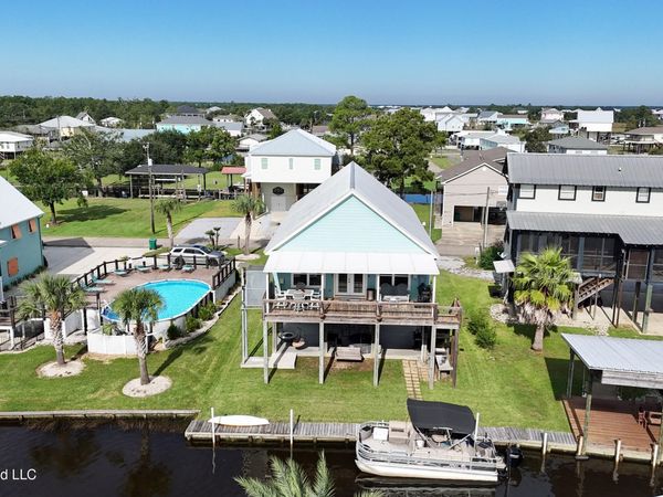 854 Deer Drive, Bay Saint Louis, MS 39520