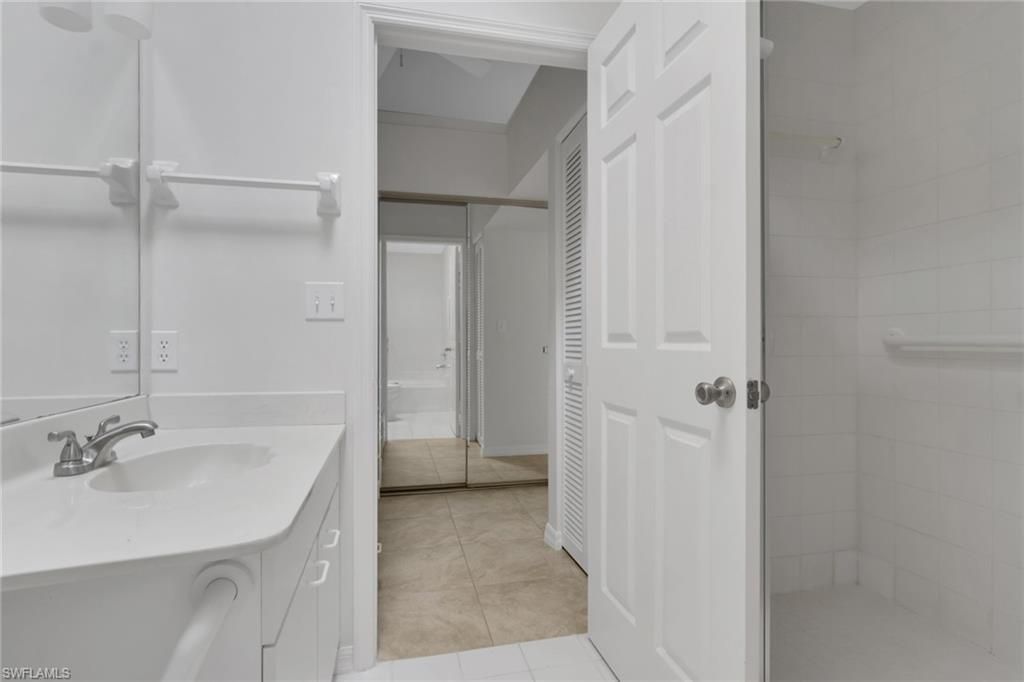 351 Emerald Bay Cir , Unit R7, Naples, FL 34110 Photo