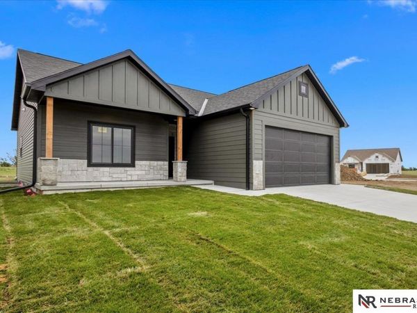 9640 S 87th Street, Lincoln, NE 68526