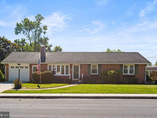 570 F ST, CARLISLE, PA 17013