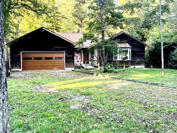 1574 Eaton Road, Monroe, MI 48162