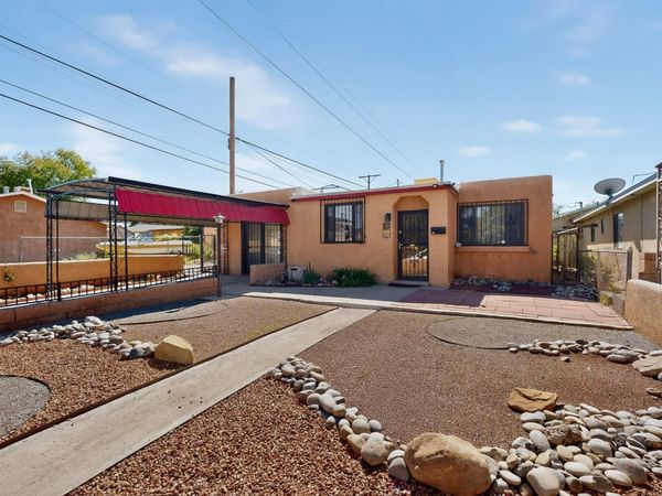 406 Smith Avenue SE, Albuquerque, NM 87102