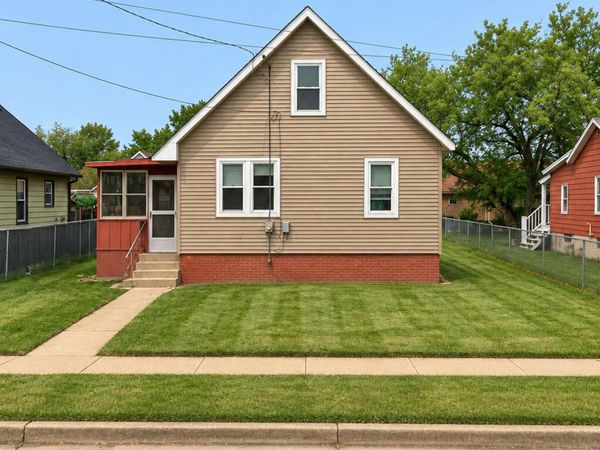 1132 Railroad St, Racine, WI 53404