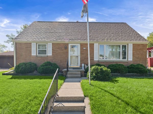 823 Columbia Ave, South Milwaukee, WI 53172