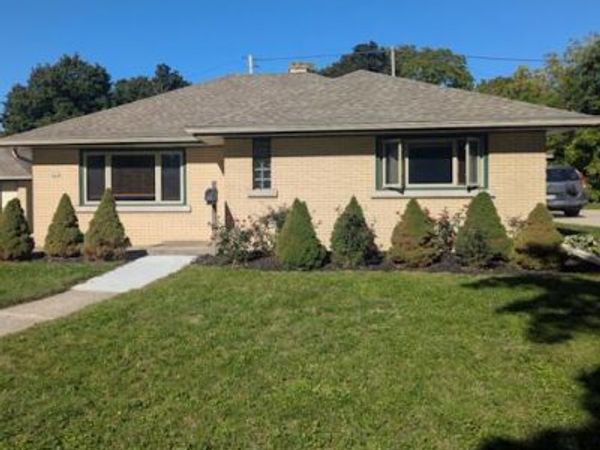 221 N Story Pkwy, Milwaukee, WI 53208