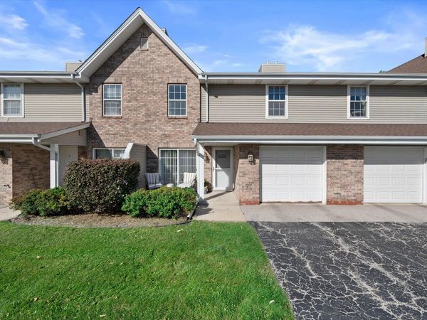 617 Westfield Way, Unit C, Pewaukee, WI 53072