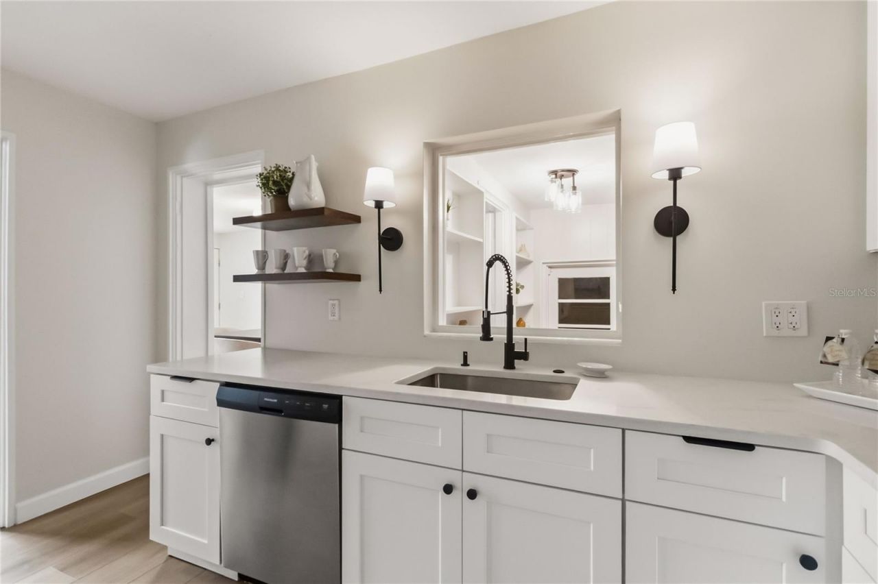 7040 Lake Drive, Belle Isle, FL 32809 Photo