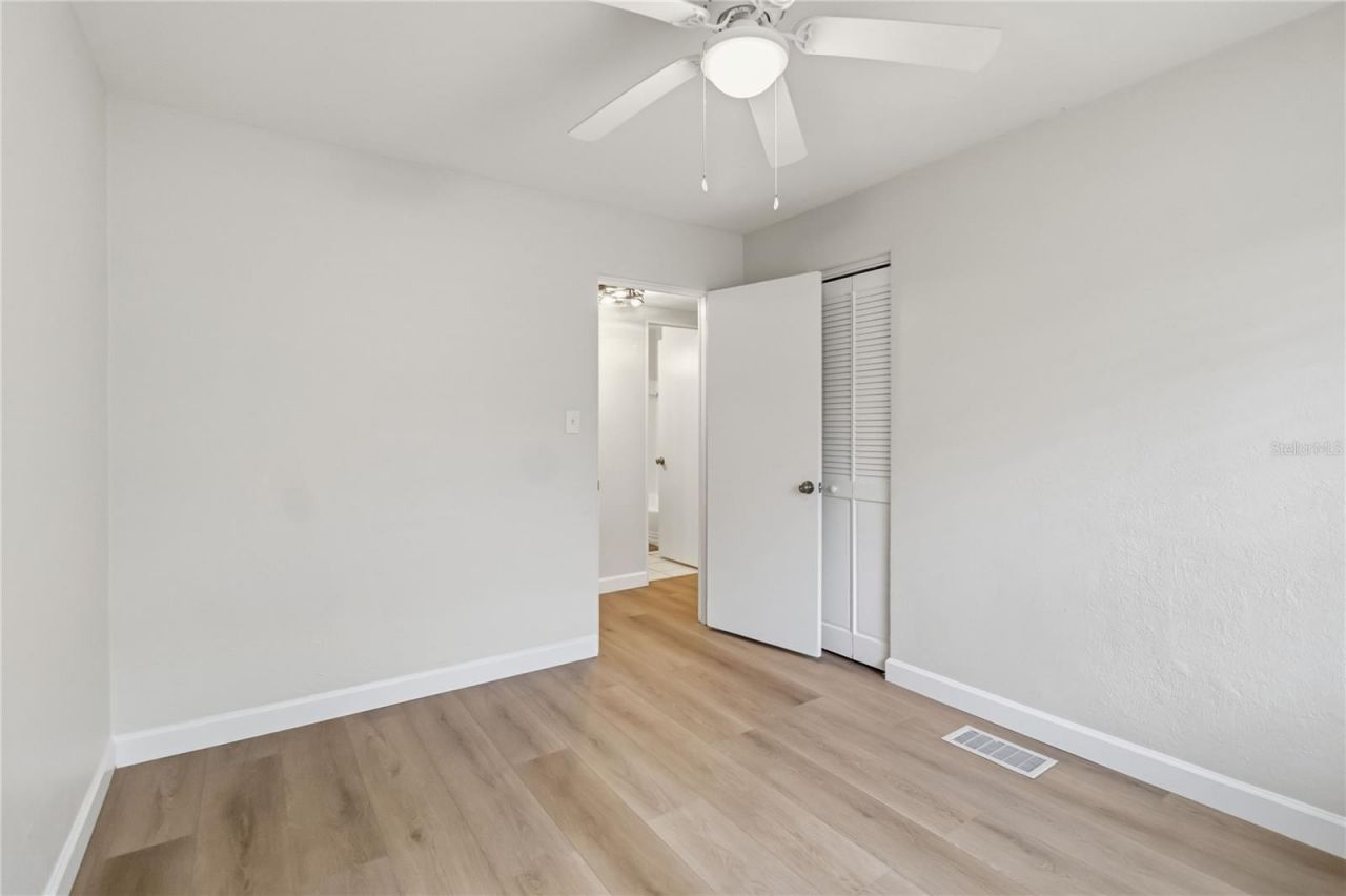 7040 Lake Drive, Belle Isle, FL 32809 Photo