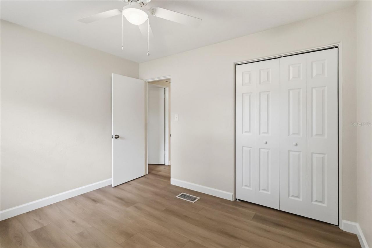 7040 Lake Drive, Belle Isle, FL 32809 Photo