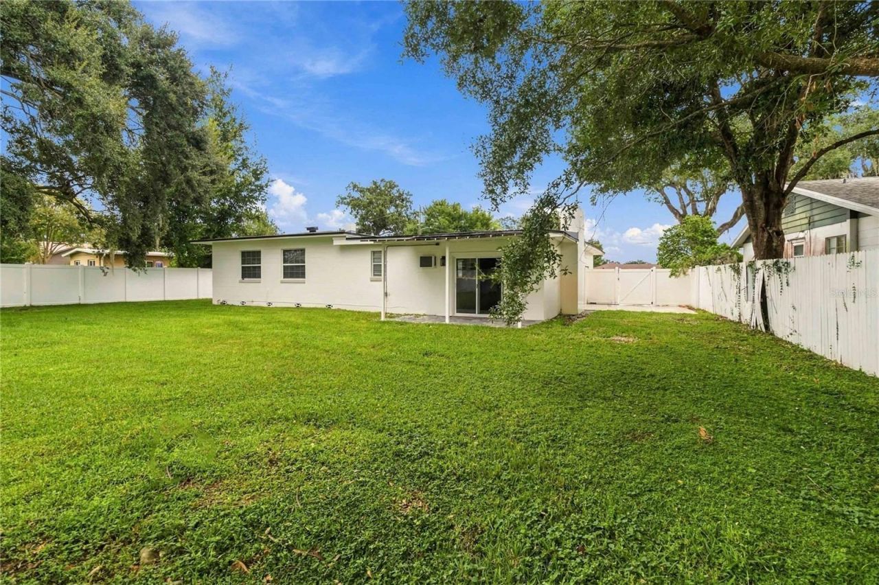 7040 Lake Drive, Belle Isle, FL 32809 Photo