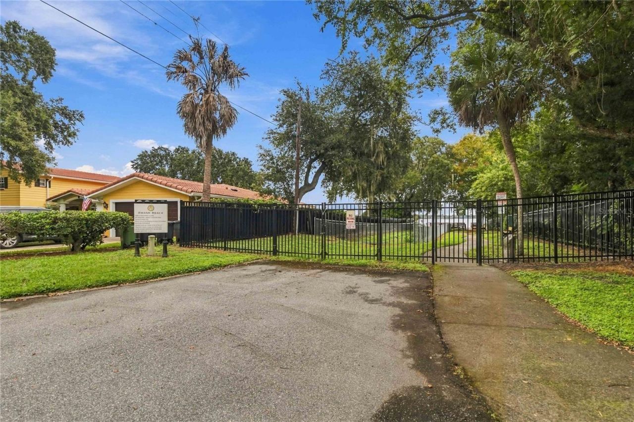 7040 Lake Drive, Belle Isle, FL 32809 Photo