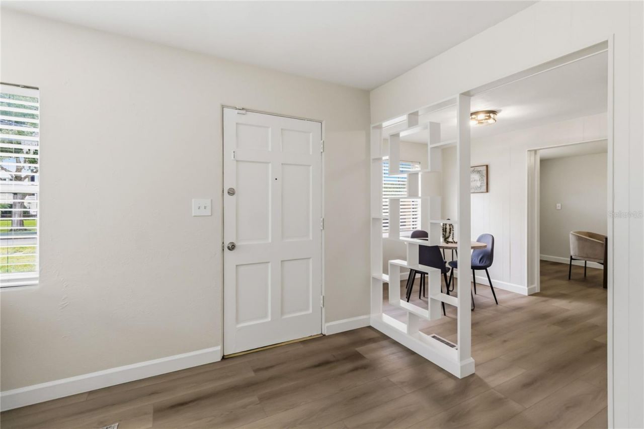 7040 Lake Drive, Belle Isle, FL 32809 Photo