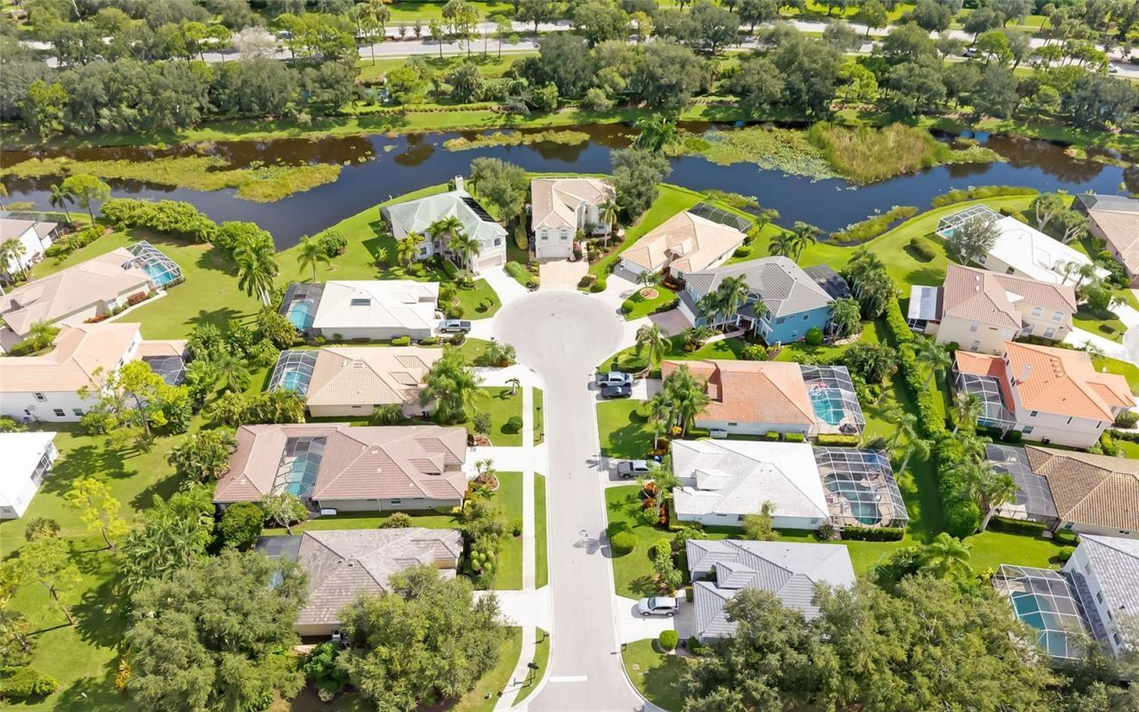 5111 Brooksbend Circle, Sarasota, FL 34238 Photo