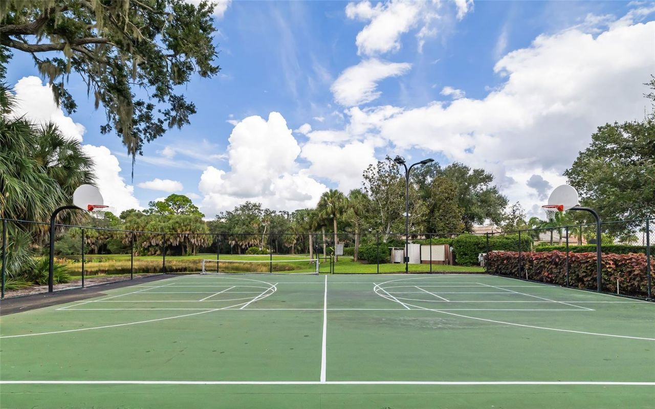 5111 Brooksbend Circle, Sarasota, FL 34238 Photo