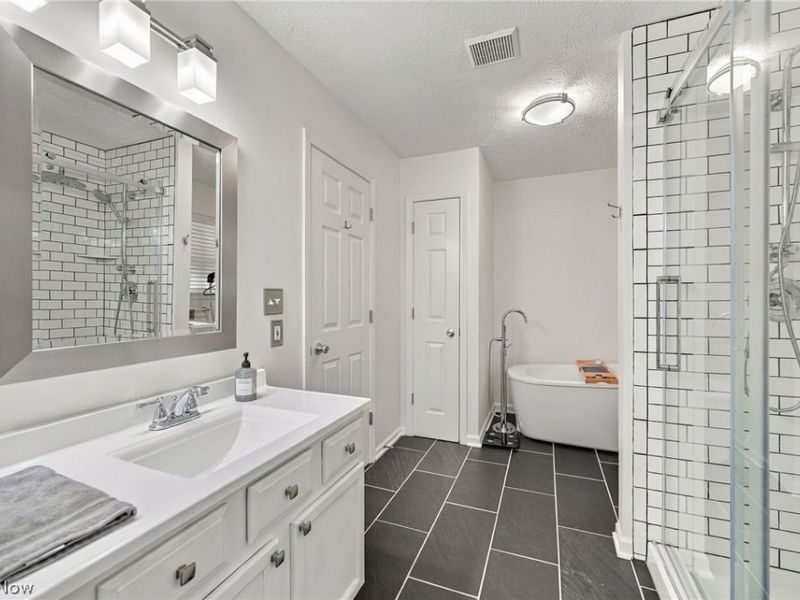 2472 W 5th Street, Cleveland, OH 44113 Photo 20