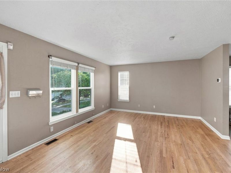 2472 W 5th Street, Cleveland, OH 44113 Photo 3