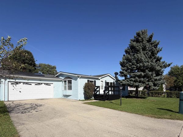 5332 White Pine Lane, ROSCOE, IL 61073